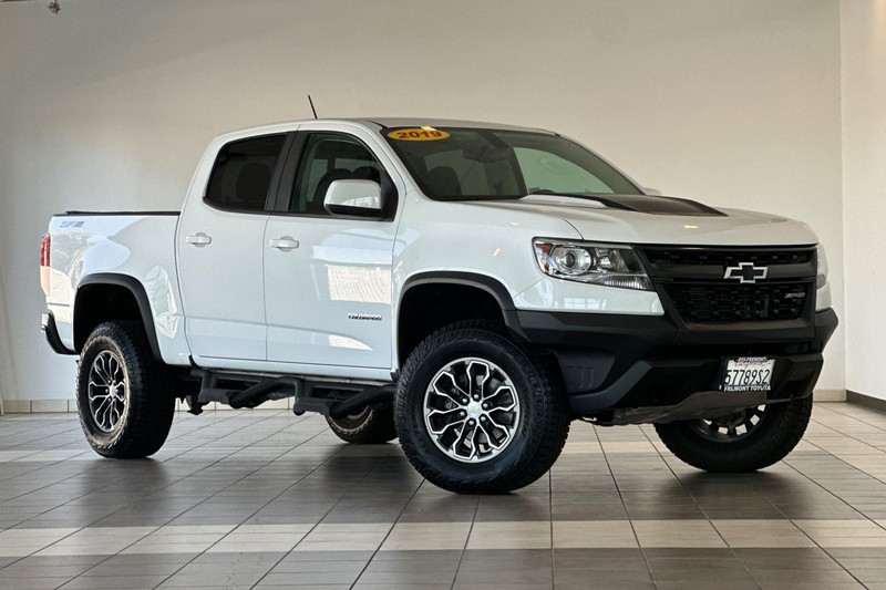 Chevrolet Colorado Vehicle Full-screen Gallery Image 02