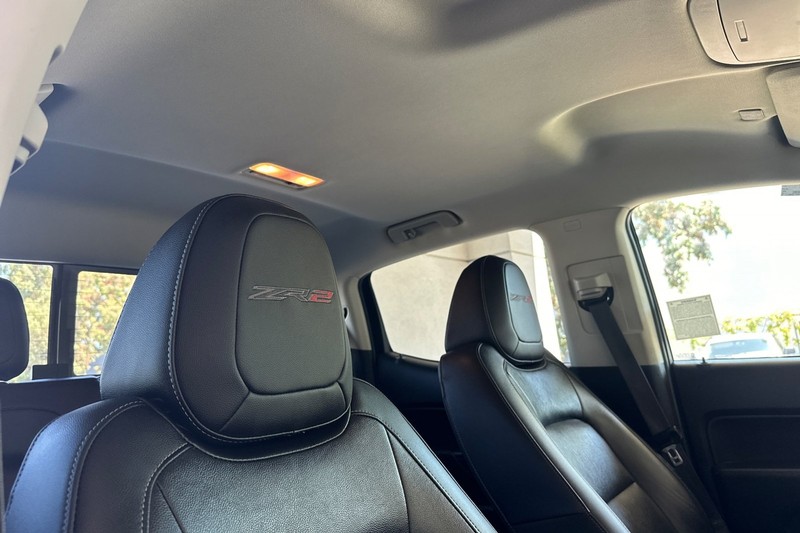 Chevrolet Colorado Vehicle Full-screen Gallery Image 16