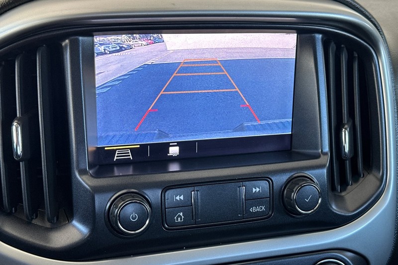 Chevrolet Colorado Vehicle Full-screen Gallery Image 19