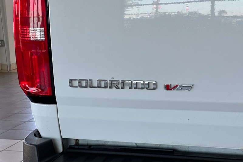 Chevrolet Colorado Vehicle Full-screen Gallery Image 26