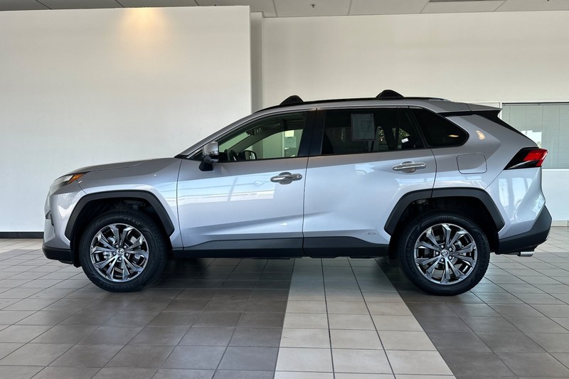 Toyota RAV4 Vehicle Full-screen Gallery Image 07