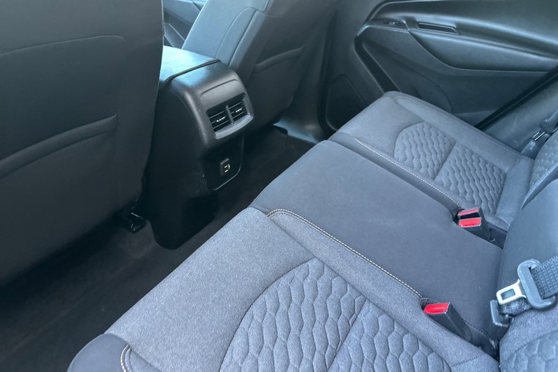 Chevrolet Equinox Vehicle Full-screen Gallery Image 12
