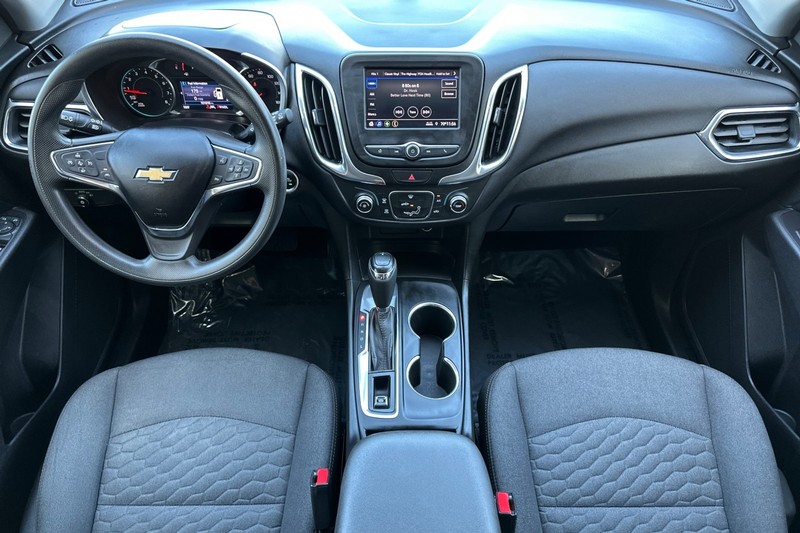 Chevrolet Equinox Vehicle Full-screen Gallery Image 13