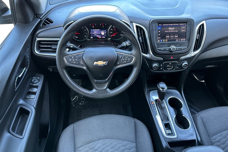Chevrolet Equinox Vehicle Full-screen Gallery Image 14