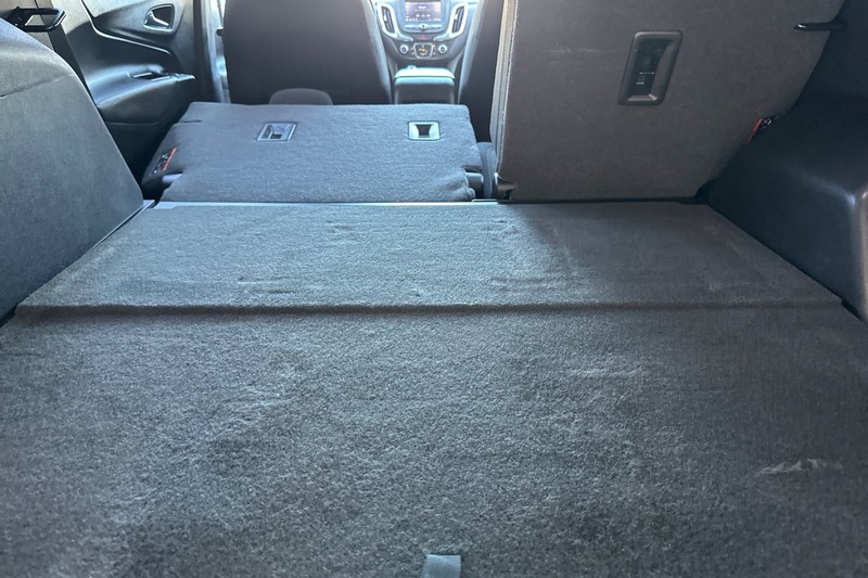 Chevrolet Equinox Vehicle Full-screen Gallery Image 15