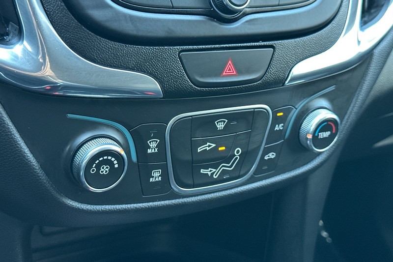 Chevrolet Equinox Vehicle Full-screen Gallery Image 20