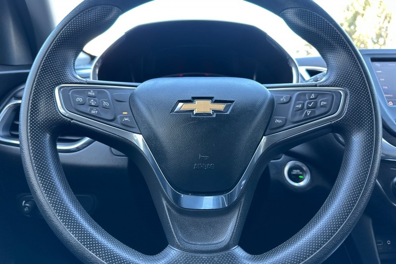 Chevrolet Equinox Vehicle Full-screen Gallery Image 23
