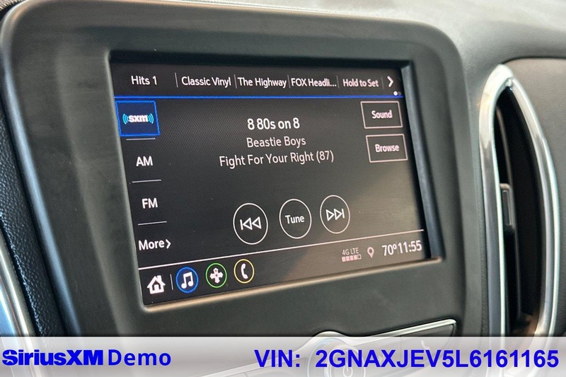 Chevrolet Equinox Vehicle Full-screen Gallery Image 28