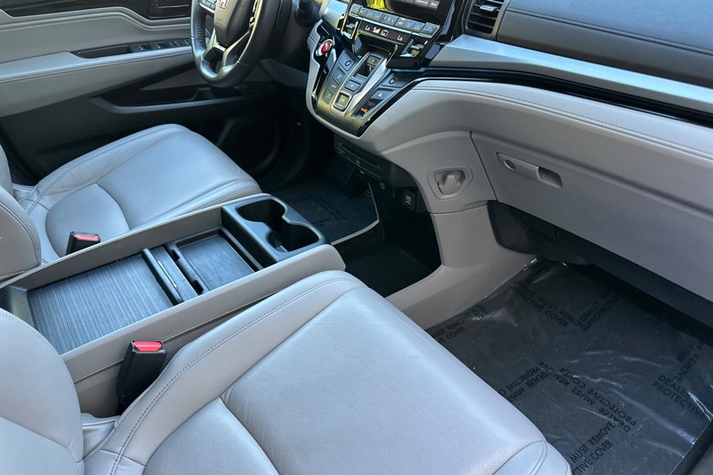 Honda Odyssey Vehicle Full-screen Gallery Image 18