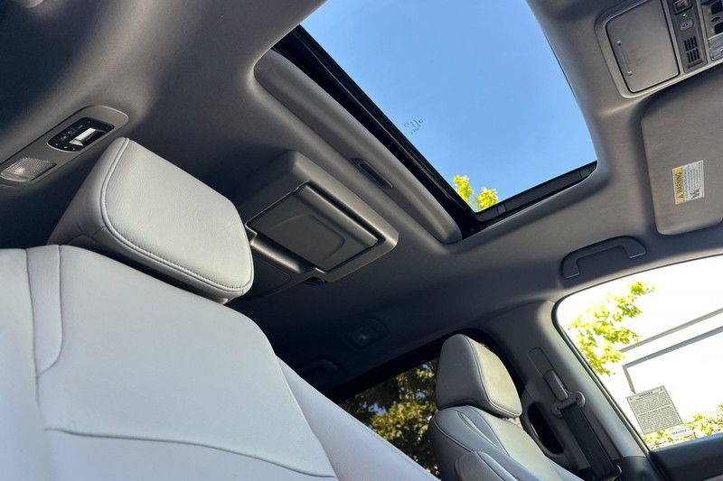 Honda Odyssey Vehicle Full-screen Gallery Image 19