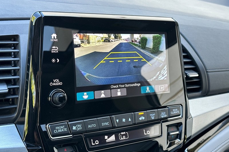 Honda Odyssey Vehicle Full-screen Gallery Image 21