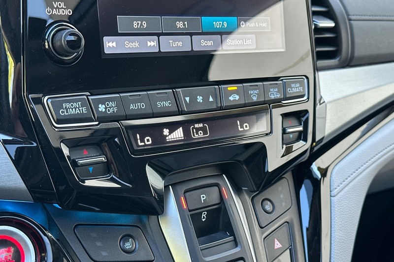 Honda Odyssey Vehicle Full-screen Gallery Image 22