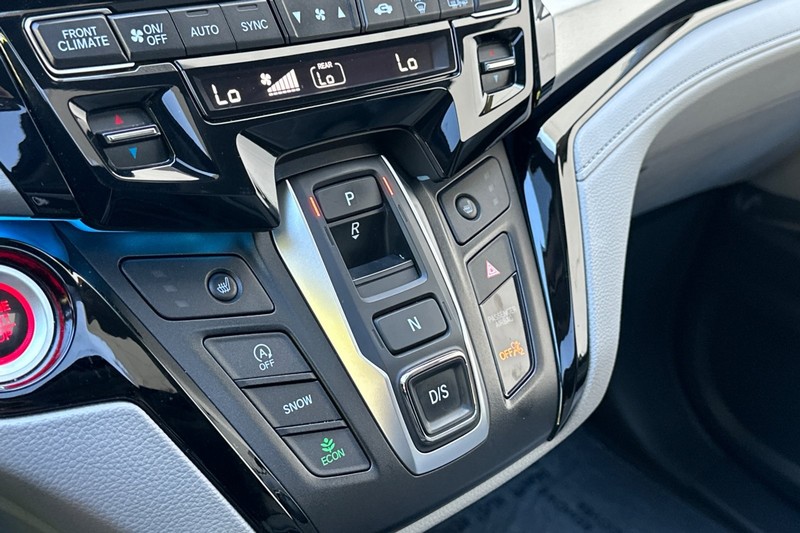 Honda Odyssey Vehicle Full-screen Gallery Image 23