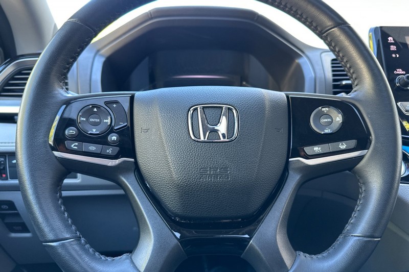 Honda Odyssey Vehicle Full-screen Gallery Image 25