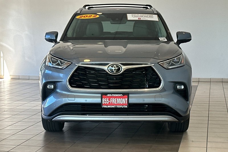 Toyota Highlander Vehicle Full-screen Gallery Image 09