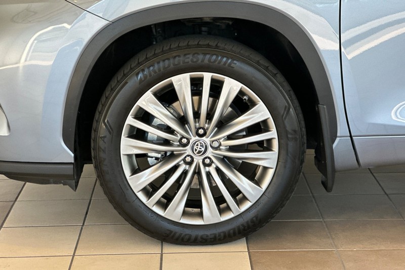 Toyota Highlander Vehicle Full-screen Gallery Image 27