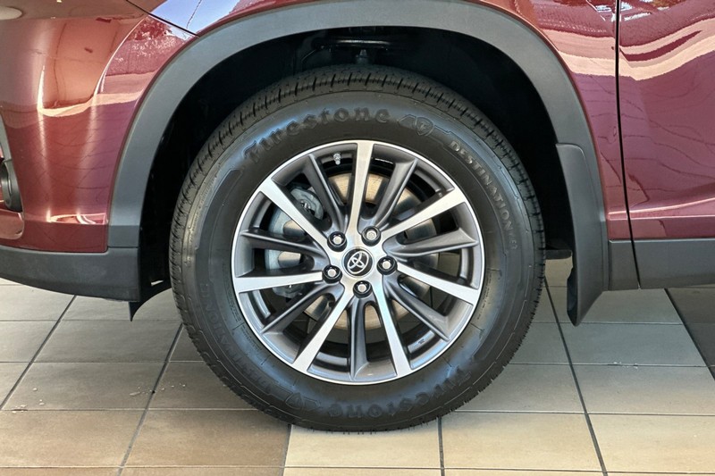 Toyota Highlander Vehicle Full-screen Gallery Image 27