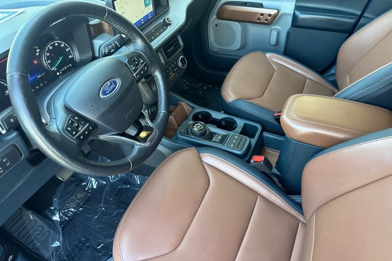 Ford Maverick Vehicle Full-screen Gallery Image 10