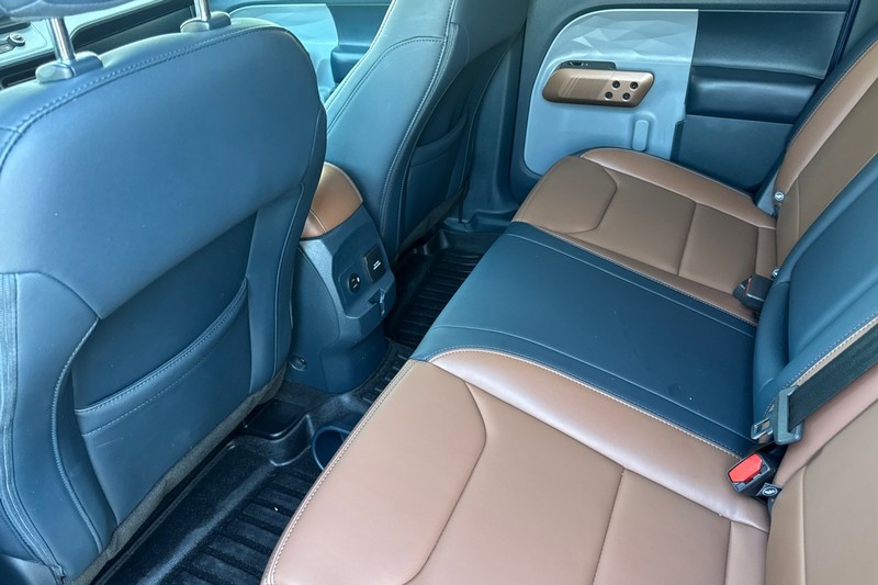 Ford Maverick Vehicle Full-screen Gallery Image 12