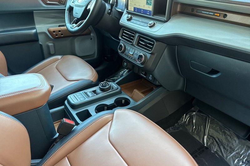 Ford Maverick Vehicle Full-screen Gallery Image 15
