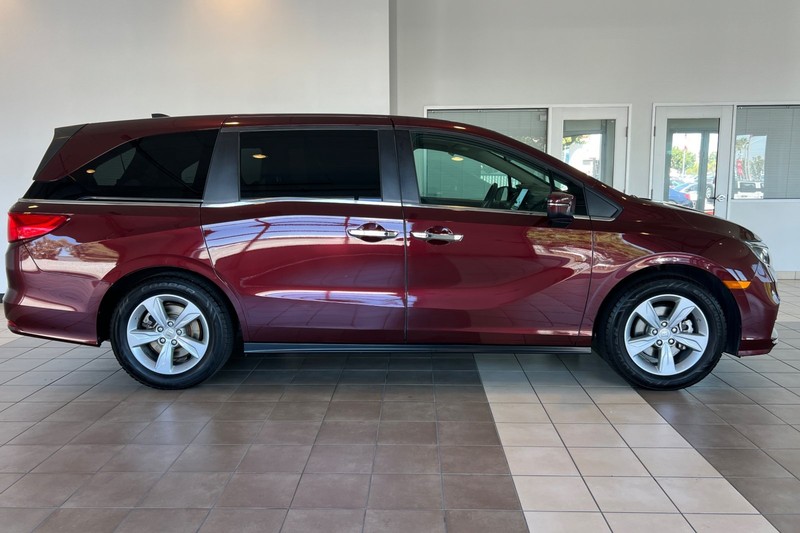 Honda Odyssey Vehicle Full-screen Gallery Image 03