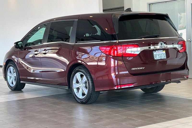 Honda Odyssey Vehicle Full-screen Gallery Image 06