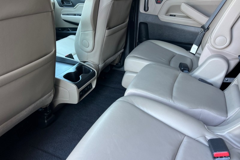 Honda Odyssey Vehicle Full-screen Gallery Image 12