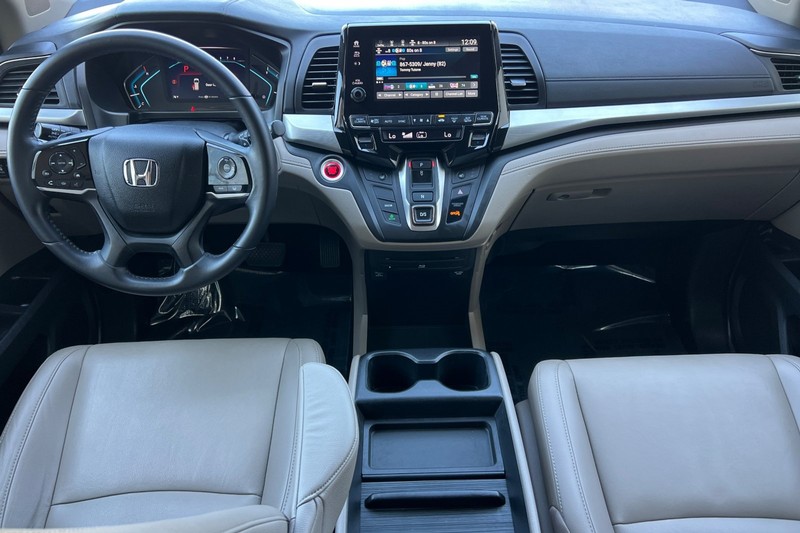 Honda Odyssey Vehicle Full-screen Gallery Image 13