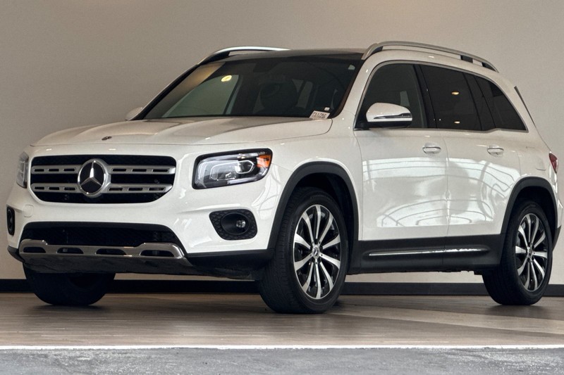 Mercedes-Benz GLB Vehicle Full-screen Gallery Image 08