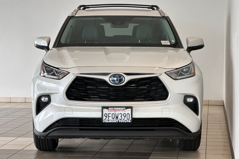 Toyota Highlander Vehicle Full-screen Gallery Image 09