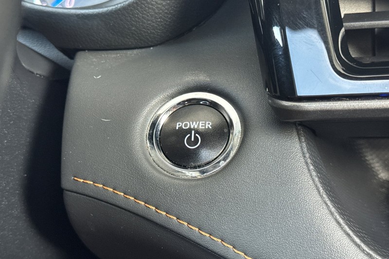 Toyota Highlander Vehicle Full-screen Gallery Image 23