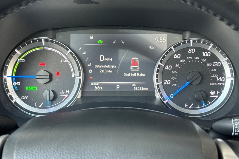Toyota Highlander Vehicle Full-screen Gallery Image 25