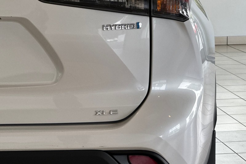 Toyota Highlander Vehicle Full-screen Gallery Image 28