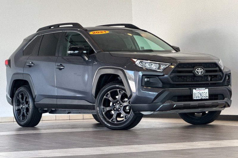 Toyota RAV4 Vehicle Full-screen Gallery Image 02