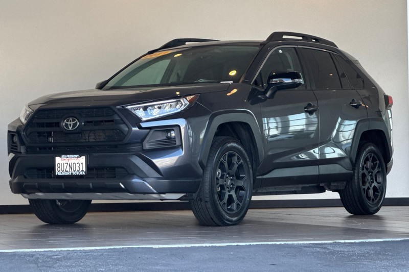 Toyota RAV4 Vehicle Full-screen Gallery Image 08