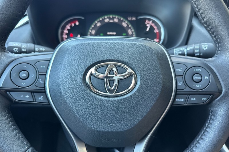 Toyota RAV4 Vehicle Full-screen Gallery Image 23
