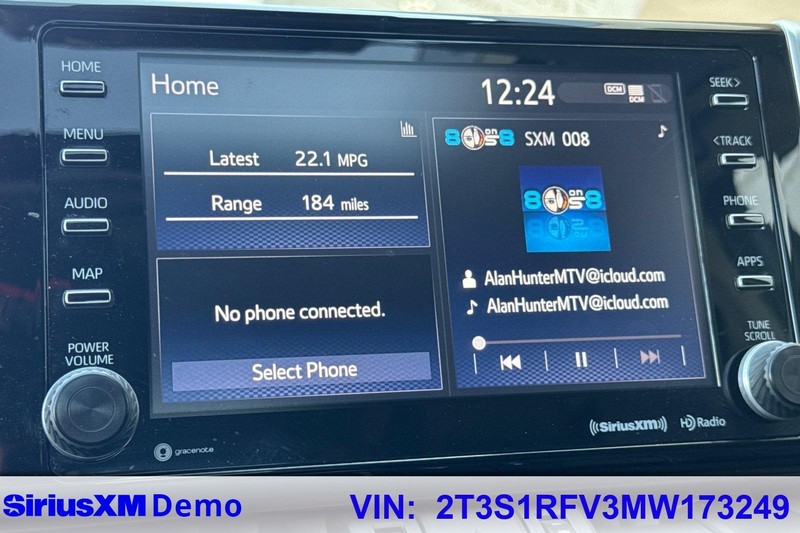 Toyota RAV4 Vehicle Full-screen Gallery Image 28