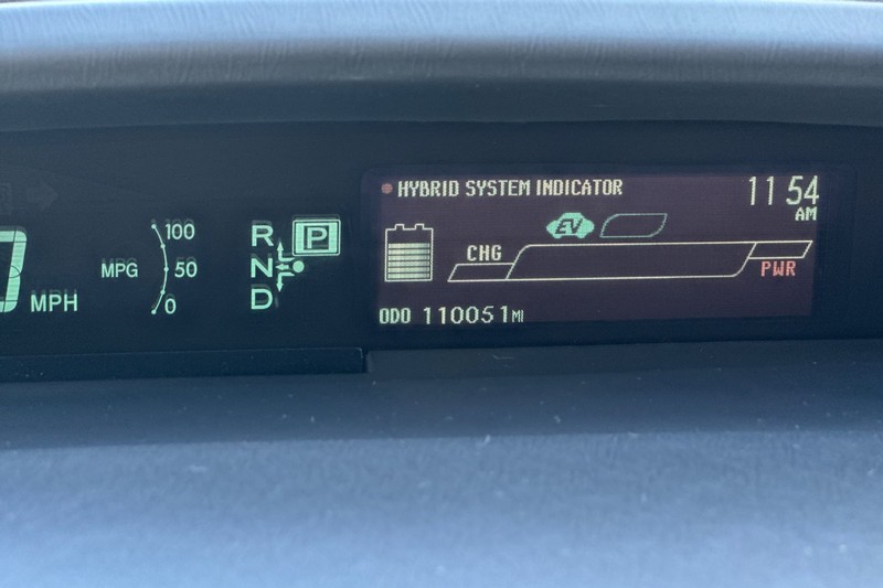 Toyota Prius Plug-In Vehicle Full-screen Gallery Image 26