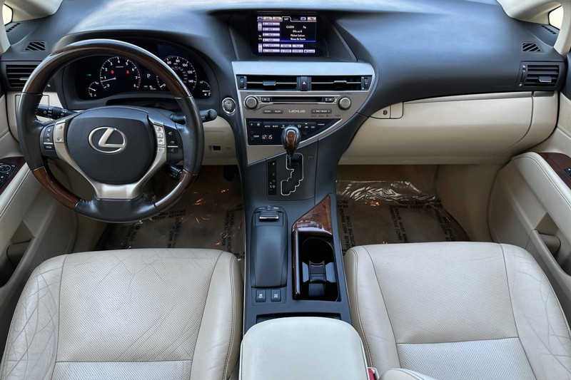 Lexus RX 350 Vehicle Full-screen Gallery Image 13