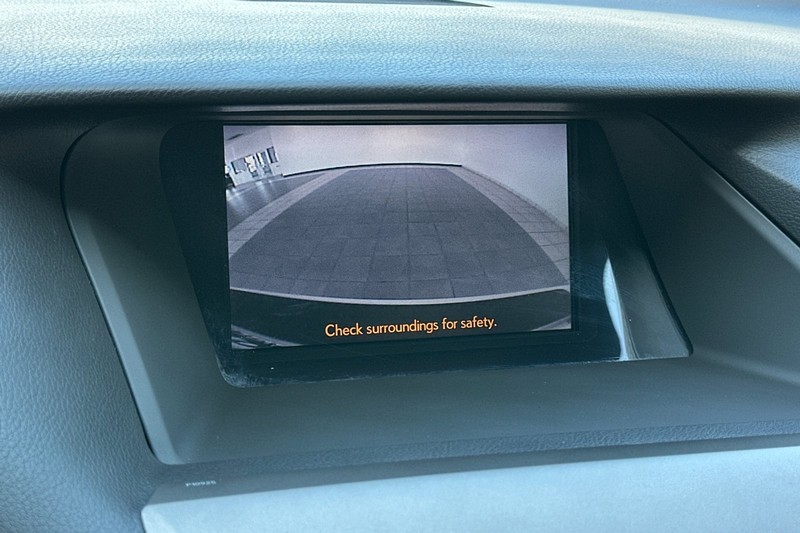 Lexus RX 350 Vehicle Full-screen Gallery Image 19