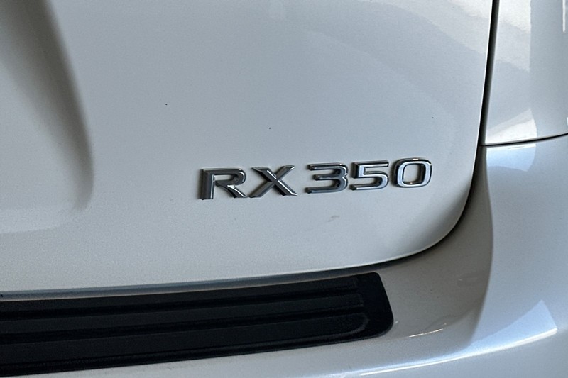 Lexus RX 350 Vehicle Full-screen Gallery Image 27