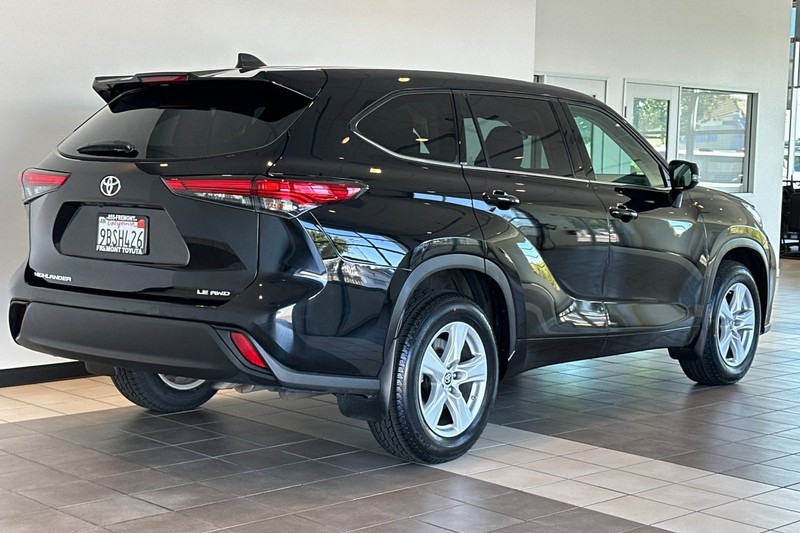 Toyota Highlander Vehicle Full-screen Gallery Image 04