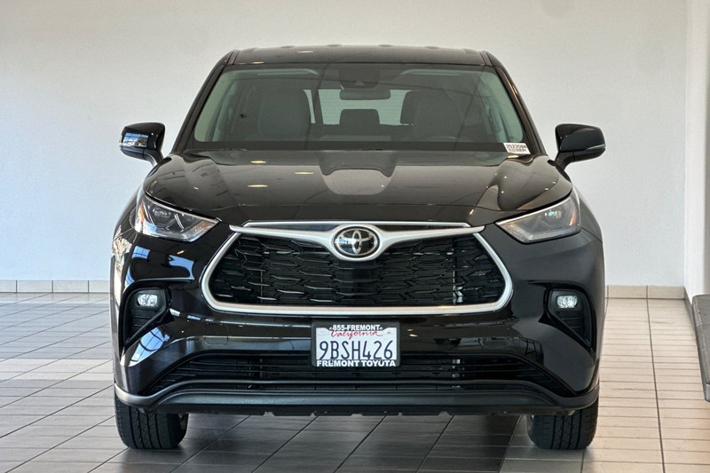 Toyota Highlander Vehicle Full-screen Gallery Image 09