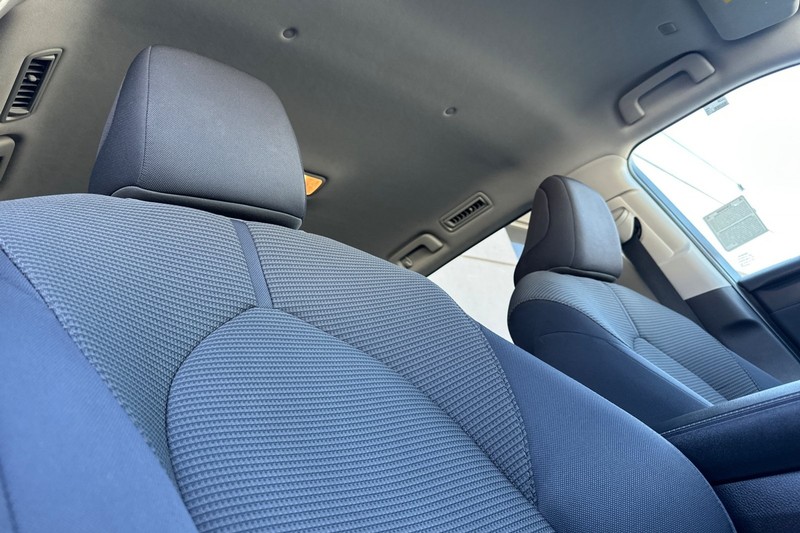 Toyota Highlander Vehicle Full-screen Gallery Image 18