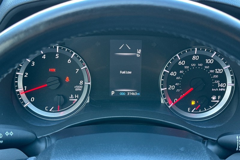 Toyota Highlander Vehicle Full-screen Gallery Image 25