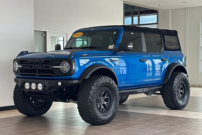 Ford Bronco Vehicle Full-screen Gallery Image 08