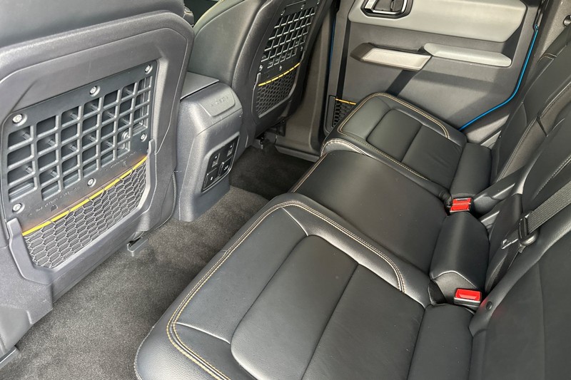 Ford Bronco Vehicle Full-screen Gallery Image 12