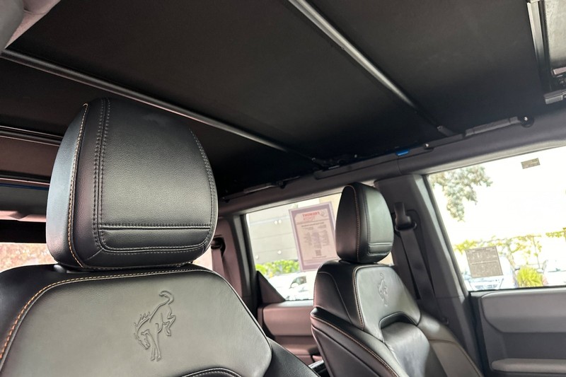Ford Bronco Vehicle Full-screen Gallery Image 17