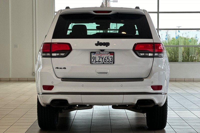 Jeep Grand Cherokee Vehicle Full-screen Gallery Image 05