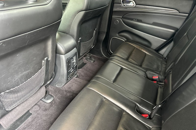 Jeep Grand Cherokee Vehicle Full-screen Gallery Image 12
